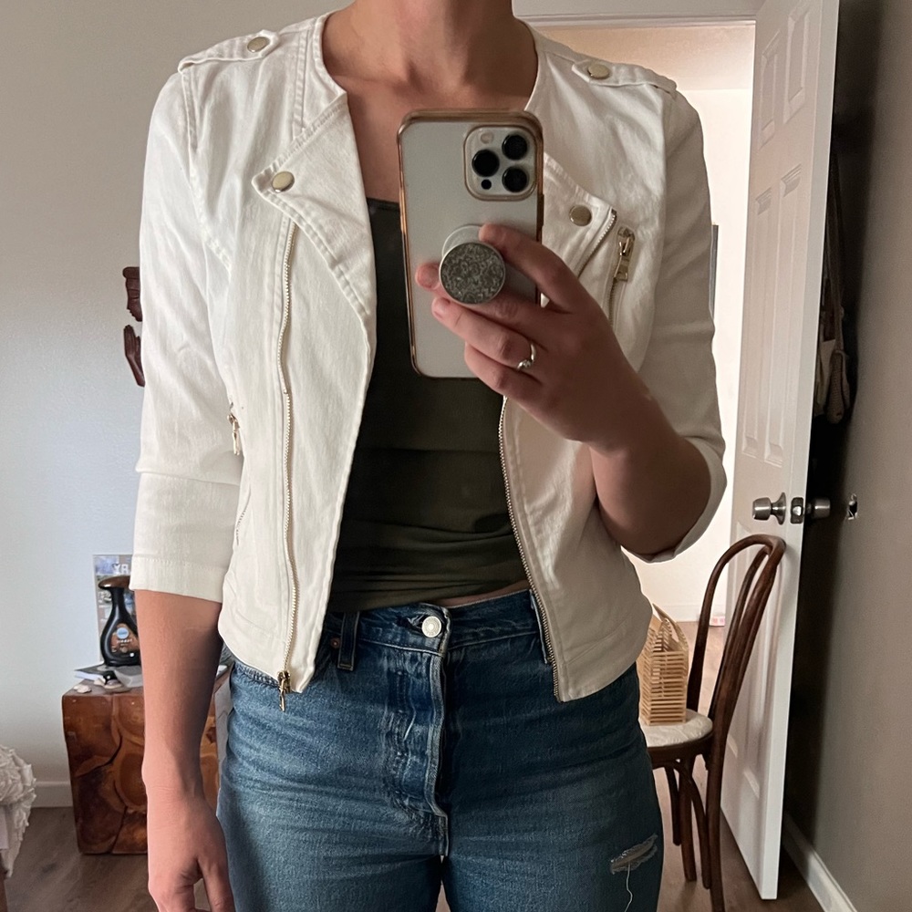 White House Black Market size 6 cropped 3/4 sleeve white denim jacket